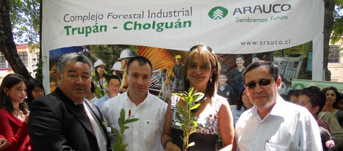 YUNGAYINO.CL - Complejo Trupán Cholguán de ARAUCO donó  árboles nativos en Semana Yungayina 2011