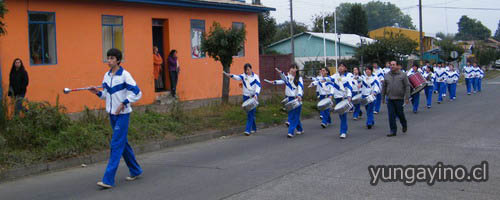 Banda de Guerra Escolar Entretiene y Distrae a Vecinos de Yungay