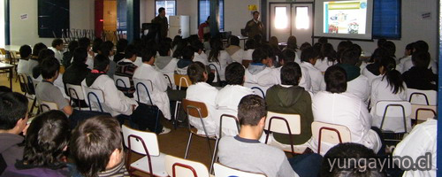 Carabineros del O.S.7 dictó Charla sobre Ley de Drogas en Liceo A-17 de Yungay