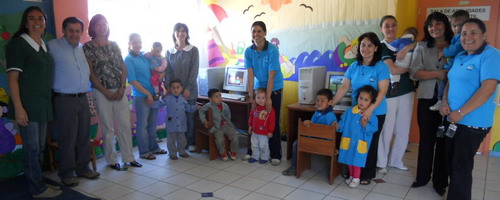 YUNGAYINO.CL - Pequeñitos de Sala Cuna y Jardín Infantil de Cholguán Reciben Computadores y Mesas de Trabajo 