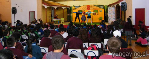 YUNGAYINO.CL - Yungayinos Disfrutaron con la Obra de Teatro “La Robertita”